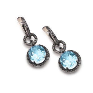 PENDIENTES ORO BLANCO CON TOPACIO AZUL Y DIAMANTES NEGROS